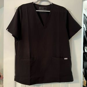 GUC black figs scrub top size XL